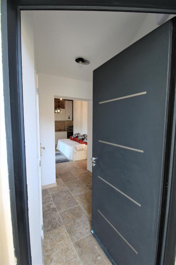 Les Bastidons De L'Isle - Le Saumane - 3 Etoiles Apartment Luaran gambar